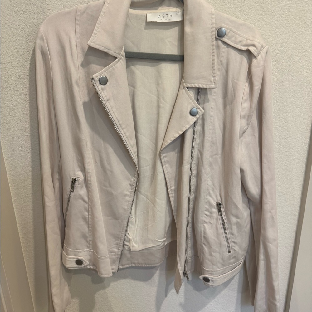 ASTR Women's Soft Beige Jacket